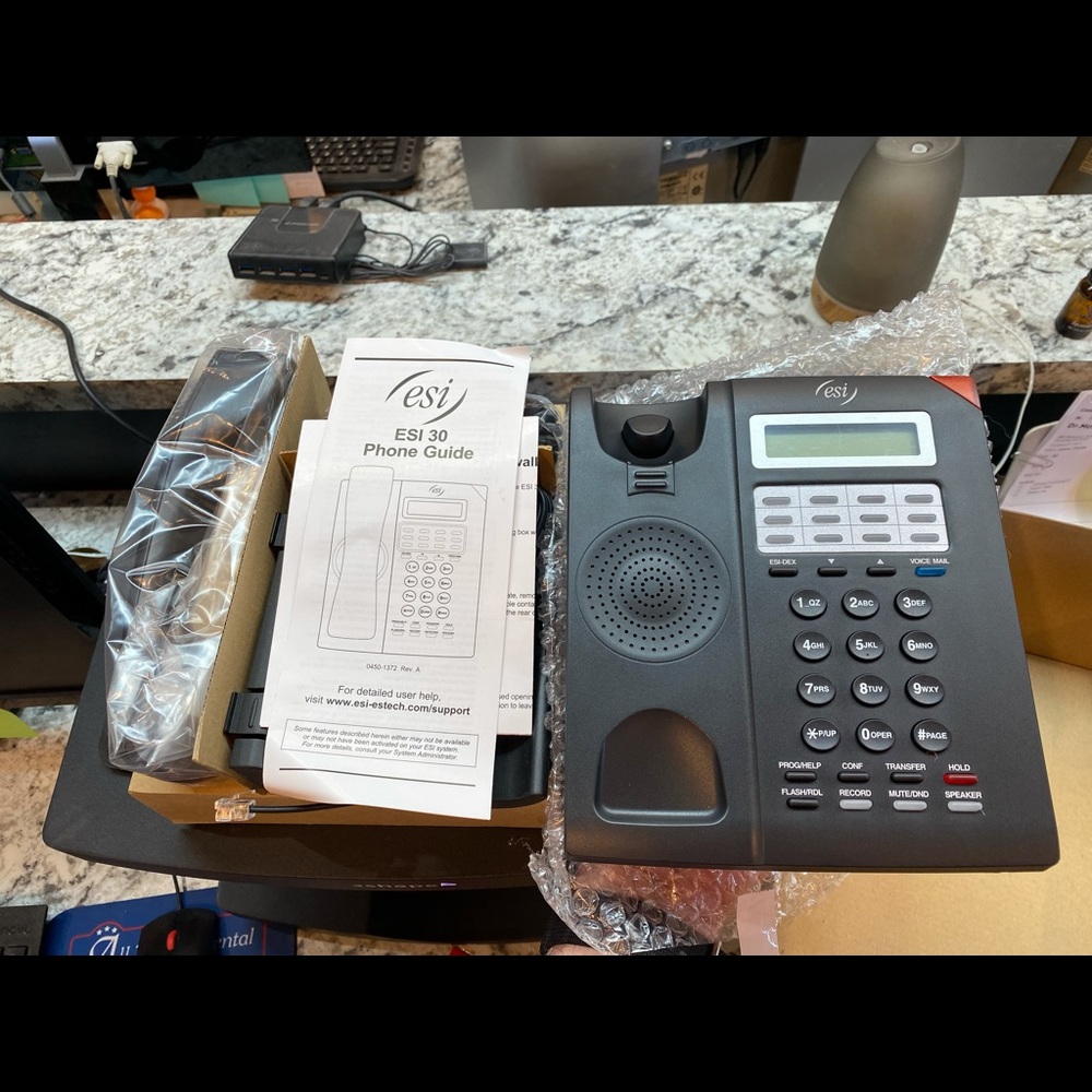 Business phones ESI 30 in box (2)